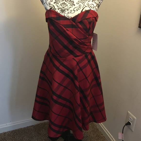 Steppin' Out Dresses & Skirts - Bnwt size 11/12 red plaid strapless dress.